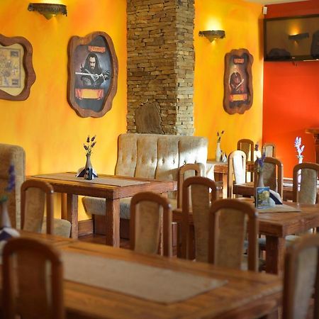 Restauracja Zajazd Kasztelan Krosno Exterior foto
