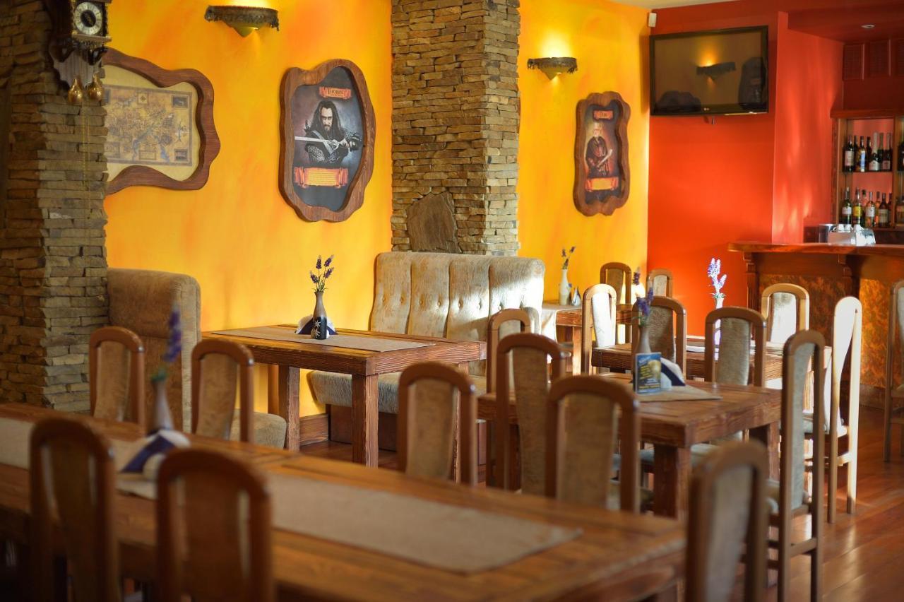 Restauracja Zajazd Kasztelan Krosno Exterior foto